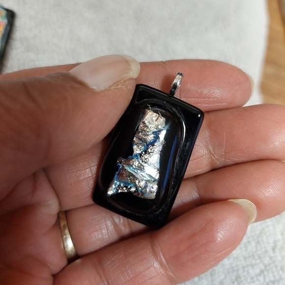 Set of 5 Fused Glass Pendants - Picture 4 of 9